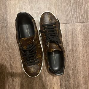 LOUIS VUITTON Patent Monogram Frontrow Sneakers 37